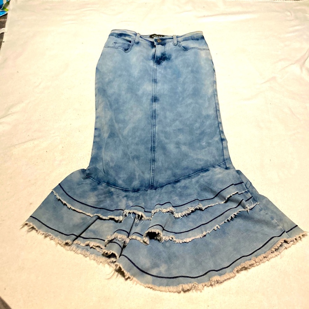 Andrea Women’s Mermaid Faded Blue Denim Layered Ruffles Maxi Skirt
